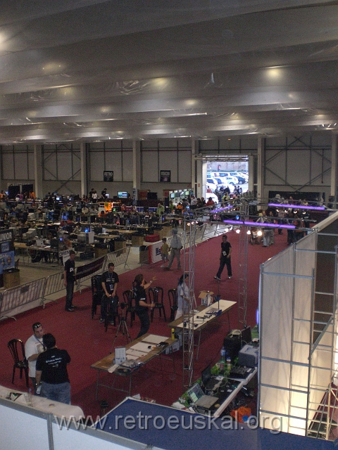 cimg0594.jpg - [es]Vista general de Lleida Lan Party 5, donde RetroEuskal organizó las charlas y mesa redonda
[en]General View of Lleida Lan Party 5, where RetroEuskal's speeches took place