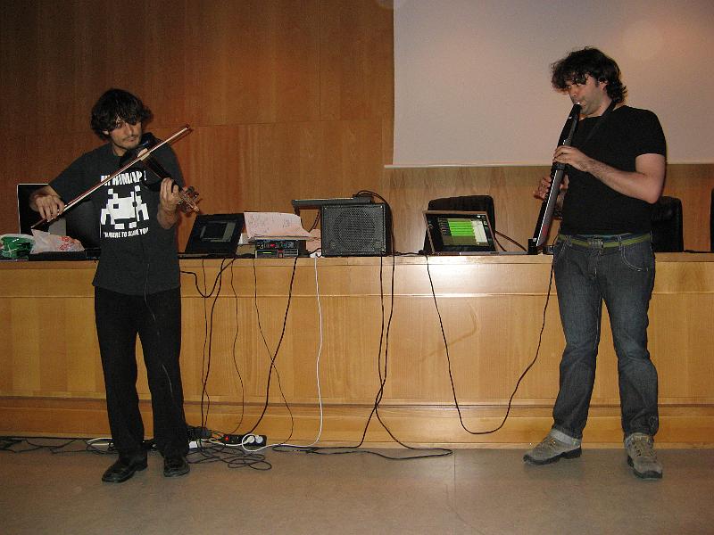 119.JPG - Temas clásicos a ritmo de MIDI